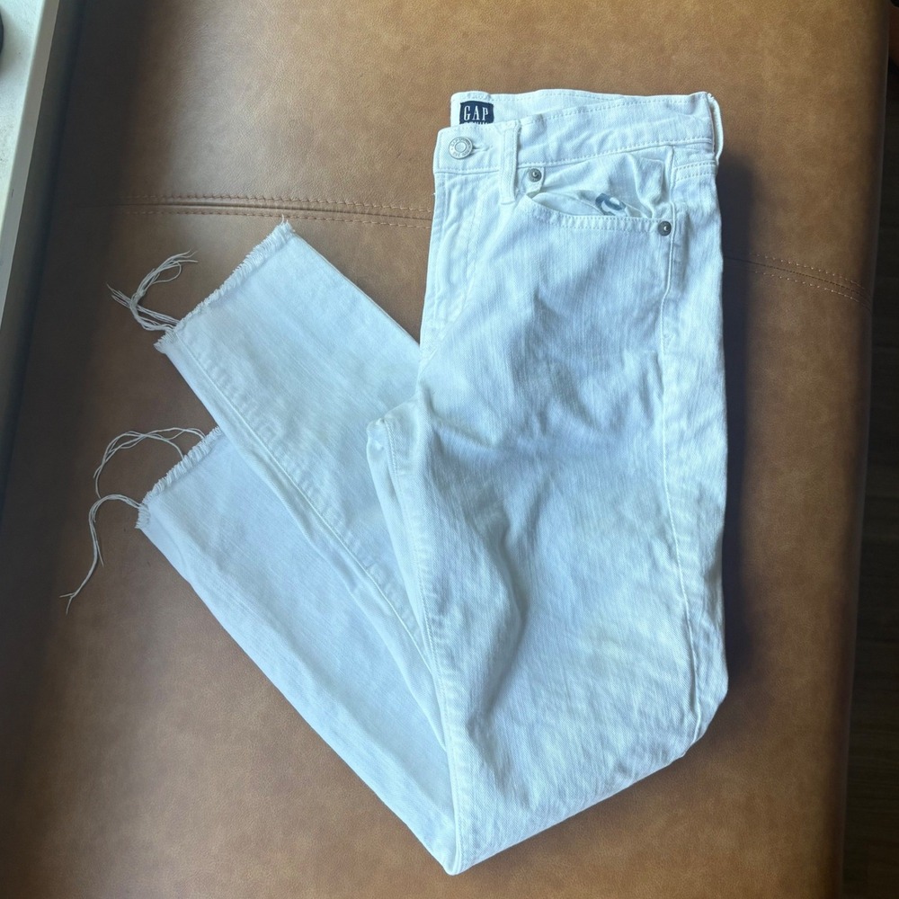 Gap True Skinny White Jeans Raw Hem Size 26 Stretch Denim Mid Rise Ankle Pants